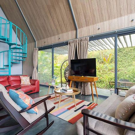 Stayvista'S Celeste Villa - Hill-View Retreat With Infinity Pool Nashik Luaran gambar